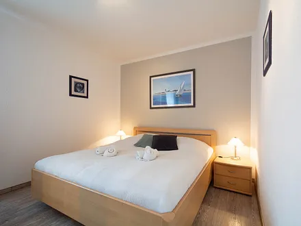 Das Schlafzimmer mit Doppelbett