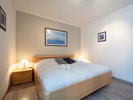 Das Schlafzimmer mit Doppelbett