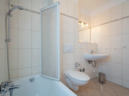 Das Tageslichtbad mit Duschwanne