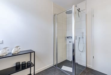 2. Bad mit Dusche