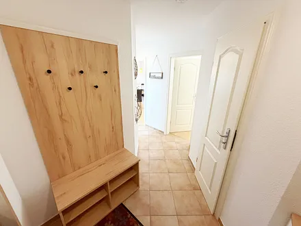 Flur  mit Garderobe