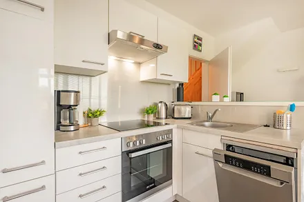 voll ausgestattete Küchenzeile 