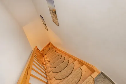 Treppe ins Obergeschoss