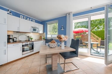 voll ausgestattete Küchenzeile