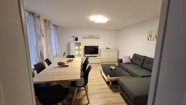 Wohnzimmer mit Essbereich