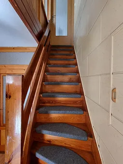 Treppenaufgang zur Wohnung