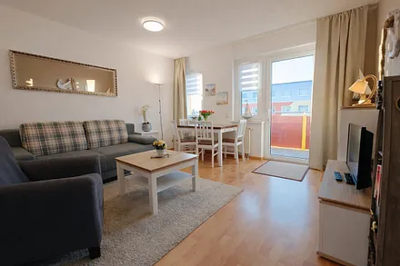 Wohnzimmer mit Esstisch