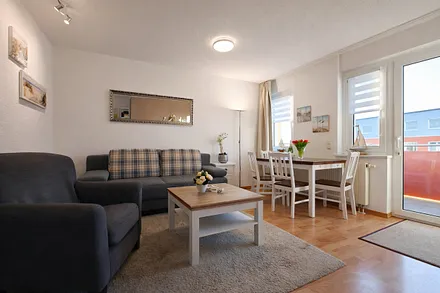 Wohnzimmer mit Esstisch