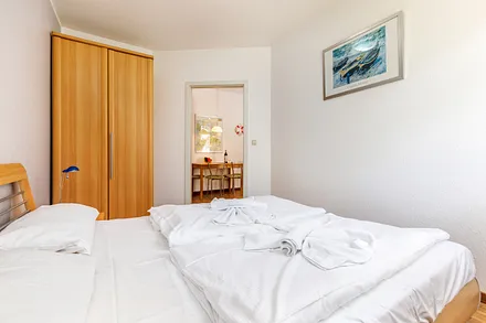 Das separate Schlafzimmer hat natürlich auch eine Tür (auf dem Foto nicht zu sehen) ...