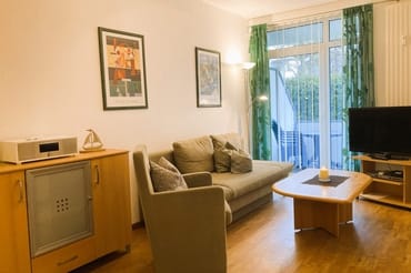 Auf der Couch kann für 2 Kinder oder 1 Erwachsenen aufgebettet werden.