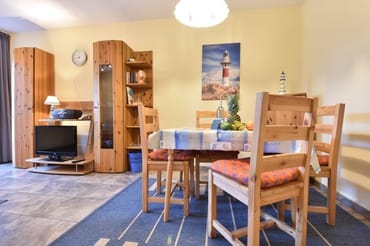 Esstisch im Wohnzimmer