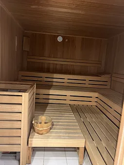 Sauna im Münzbetrieb im Nachbargebäude