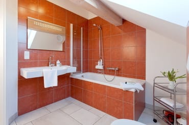 Badezimmer mit Badewanne