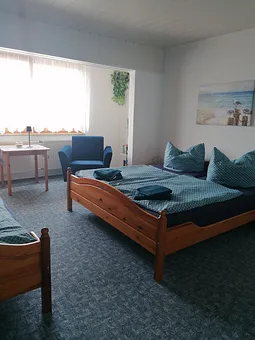 grosses Schlafzimmer-Doppelbett