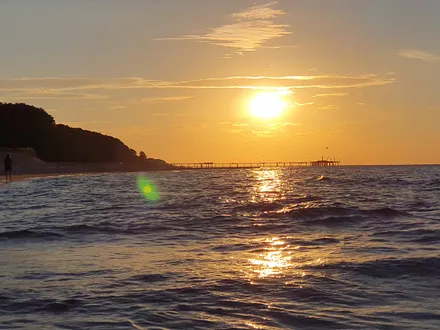 Sonnenuntergang über der Seebrücke Koserow