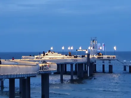 Seebrücke Koserow in der Abenddämmerung