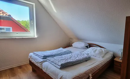 Schlafzimmer 1