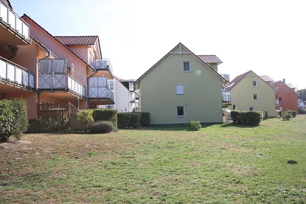 Spielwiese hinter dem Haus