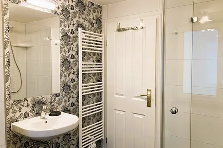 ... und Handtuchtrockner.