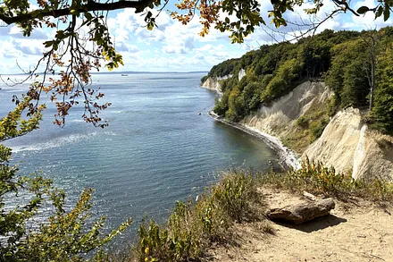 Genießen Sie atemberaubende Ausblicke vom Hochuferweg bei Saßnitz ...