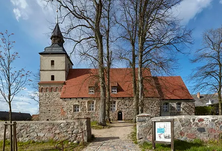 Dorfkirche in Mellenthin aus dem 17. Jahrhundert