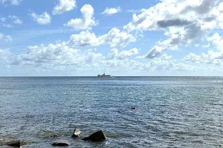 Genießen Sie den weiten Blick über das Meer.
