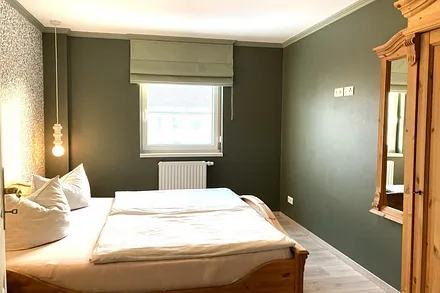 Das Raffrollo hat Verdunkelungsfunktion.