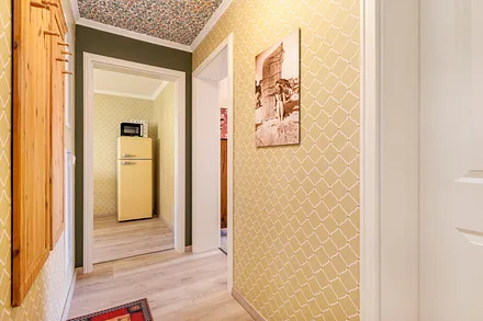 Der Flur mit Garderobe.