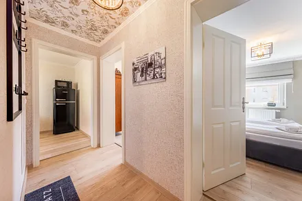 Der Flur mit Garderobe.
