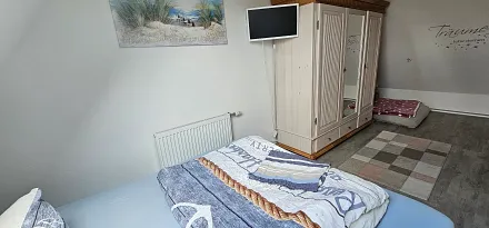 Schlafzimmer mit TV