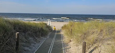Zempiner Strandzugang ( mit Rolli oder Kinderwagen möglich)