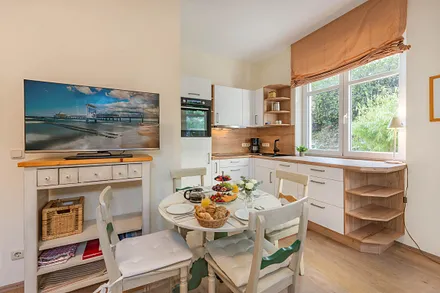 offene Küche mit Esstisch