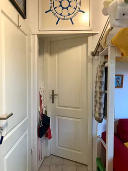 Kinderzimmer zum Bad