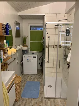 Bad ,Dusche,und Geschirrspülmaschine