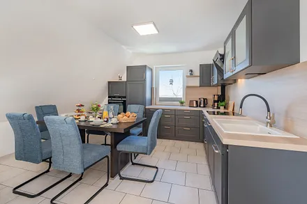 voll ausgestattete Küche