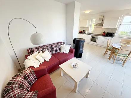 Haus Möwe Wohnung 01 - Couch und TV Bereich