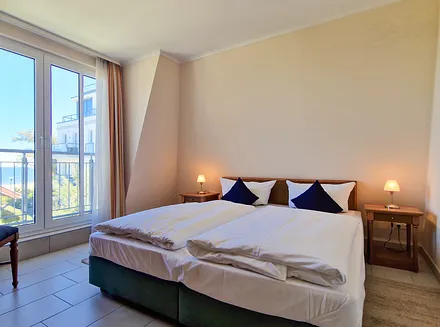 Schlafzimmer 1