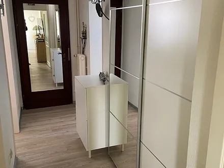 Flur - großer Kleiderschiebetürschrank 