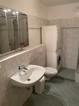 Bad mit Dusche 
