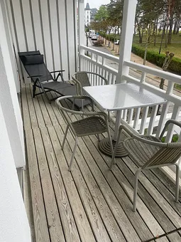 Balkon mit frontalen Meerblick