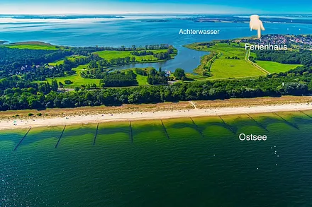 Ferienhaus in ruhiger naturnaher Lage zwischen Ostsee-Strand (900m) und Achterwasser