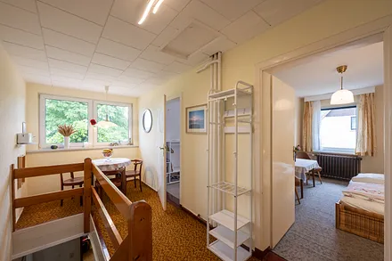 Essdiele und Schlafzimmer