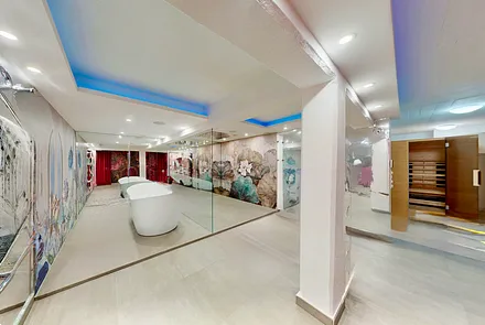 Privater SPA mit Whirlpool, Sauna und riesiger Regendusche