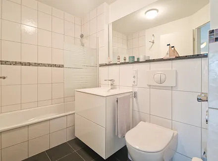 Bad mit Wanne