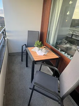 Balkon mit verstellbaren Hochlehnern