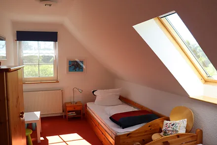 Schlafzimmer 2 mit zwei Einzelbetten