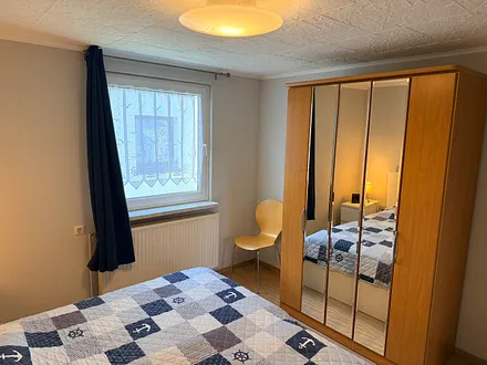 Schlafzimmer 1 mit Doppelbett