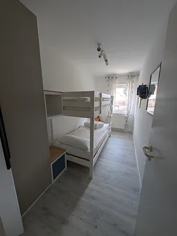 Schlafzimmer 2