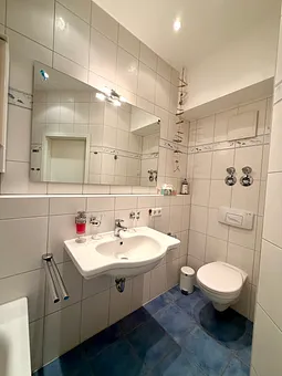 Bad mit Wanne