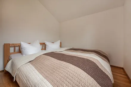 Schlafzimmer mit franz. Doppelett